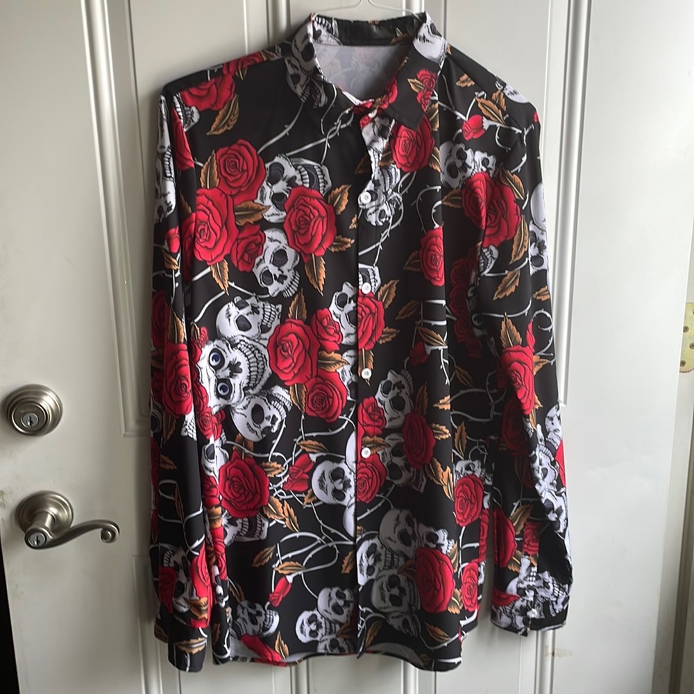 Unisex button down skull and roses